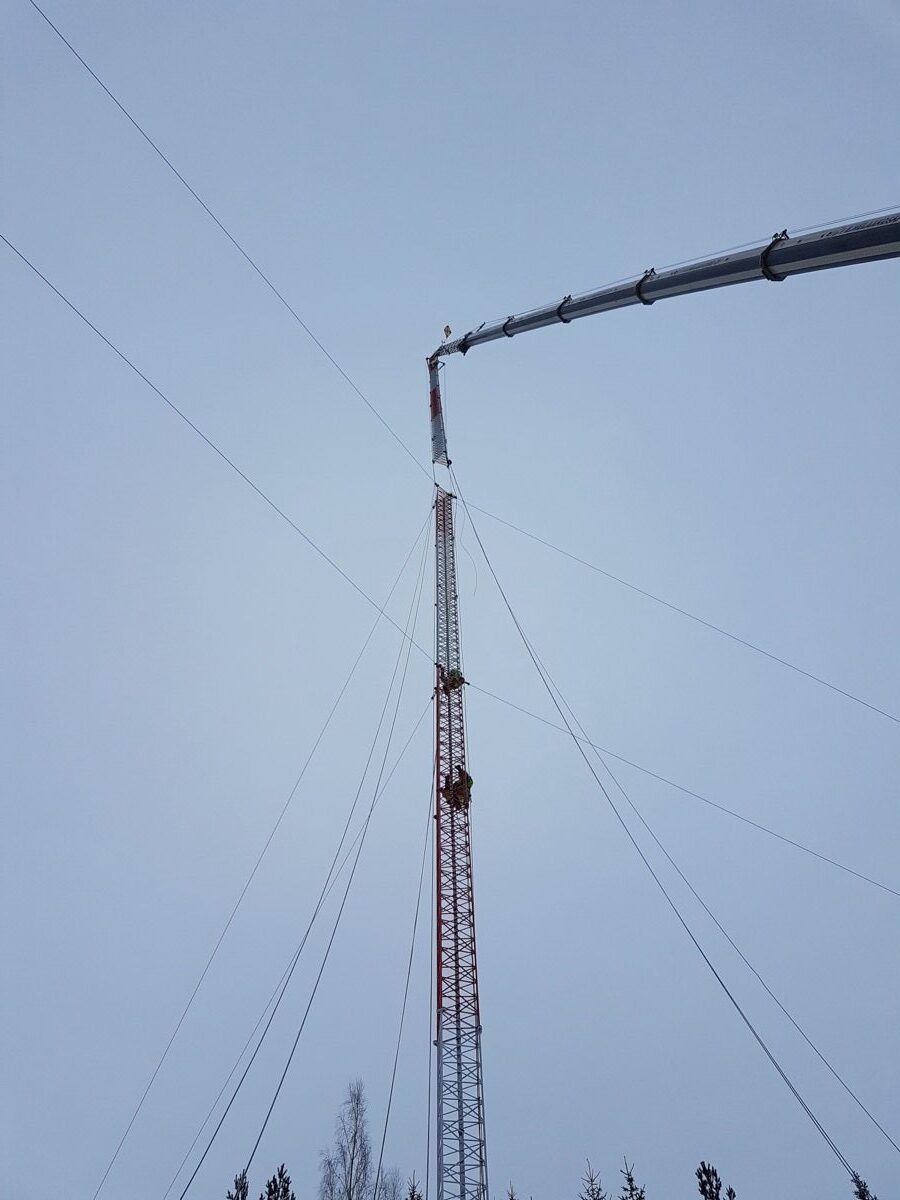 Mast construction - foundation and steel structures