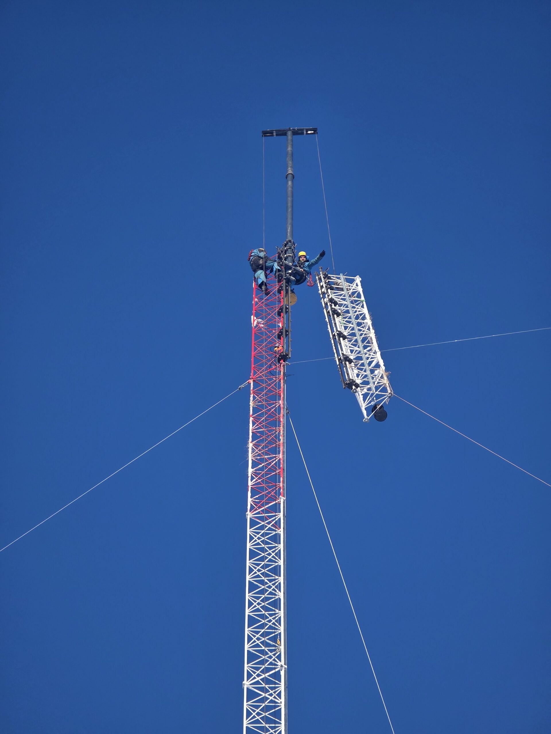 Mast construction - tall communication mast