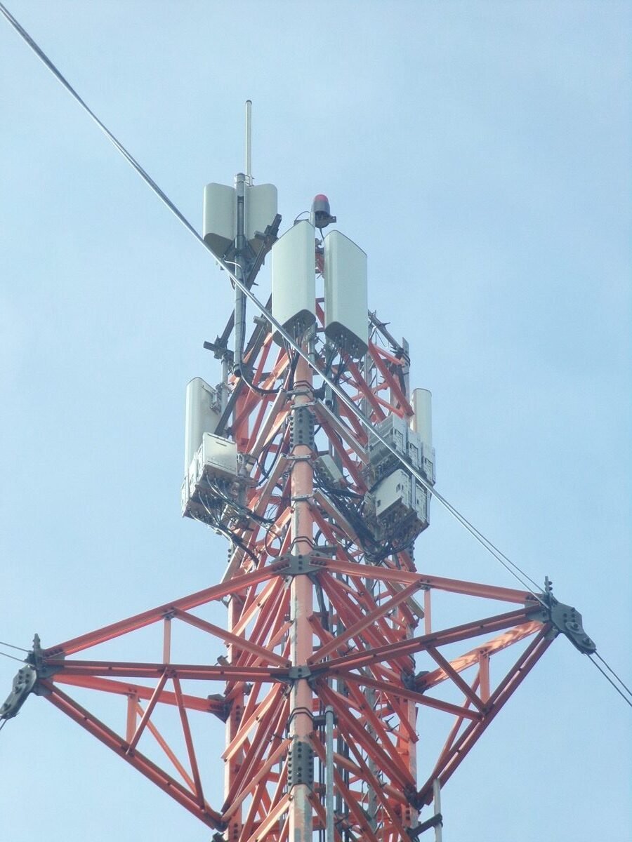 Mobile telecommunications network construction - cable and equipment works
